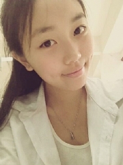 欣尤美女图