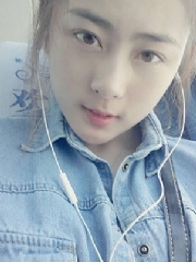小狐狸美女图