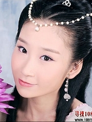 绿萝美女图