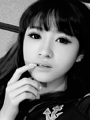 黄怡美女图